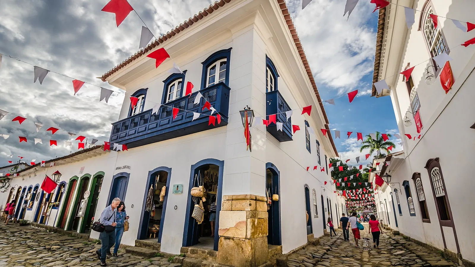 The whitewashed colonial buildings and cobbled streets of the historic centre of Paraty