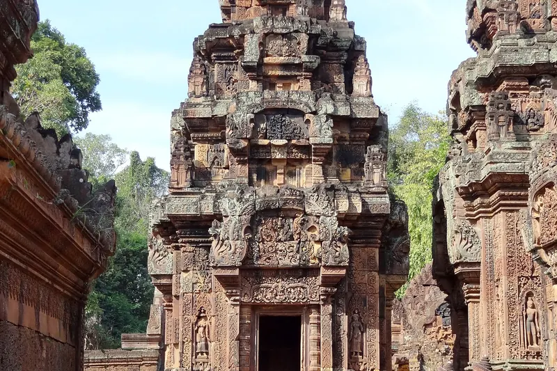 Carved pink sandstone at Banteay Srei