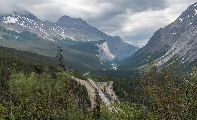 The Icefields Parkway between Banff and Jasper
