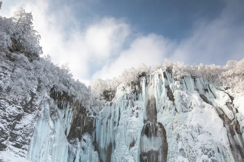 Walking near Veliki Slap waterfall