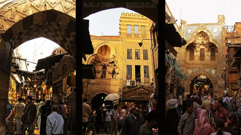 Shopping in Khan el-Khalili bazaar