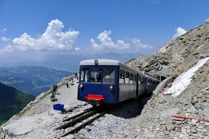 The Tramway du Mont-Blanc arriving at the Nid d'Aigle