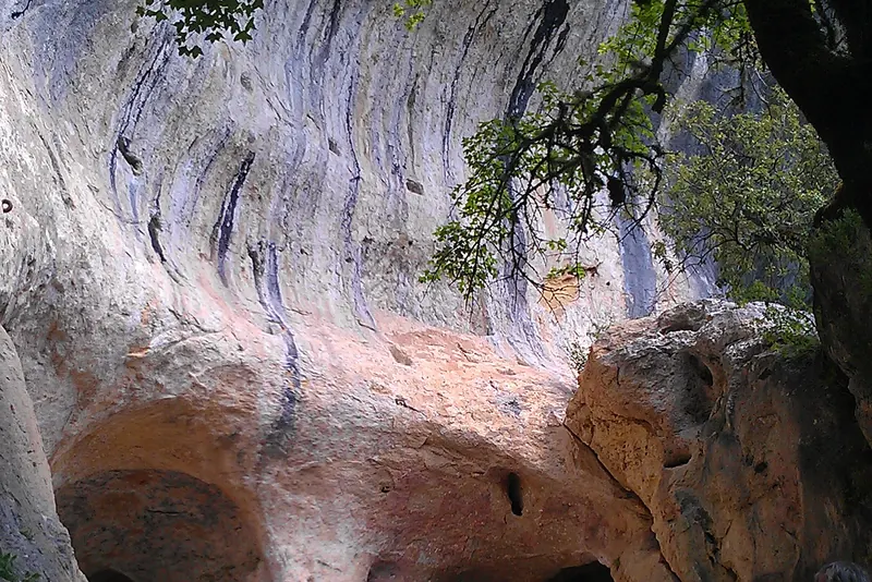 The approach to the entrance of the Font-de-Gaume cave