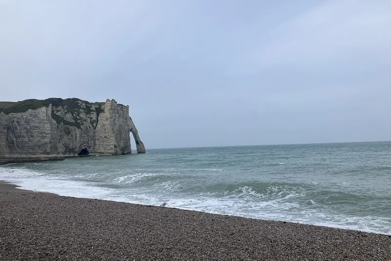 The chalk cliffs and natural arch at Étretat