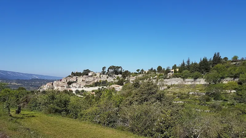 The hillside village of Bonnieux in the heart of the Luberon