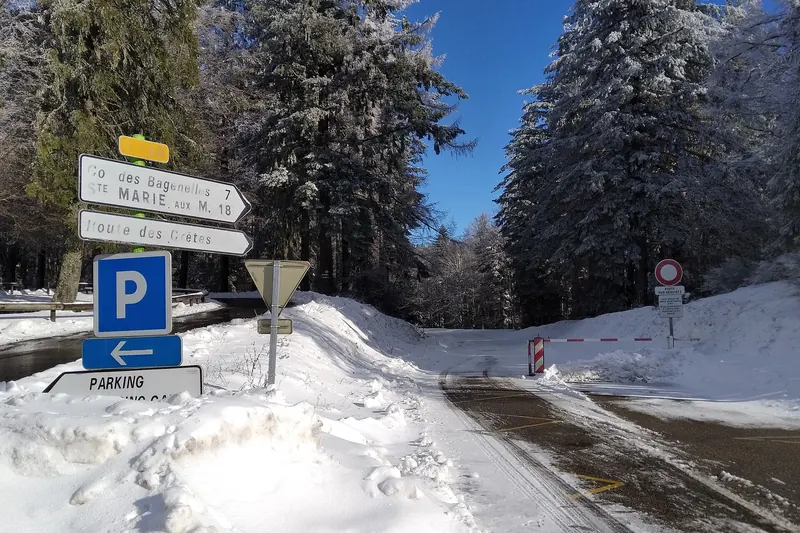 The Route des Crêtes running along the snowy Vosges ridge