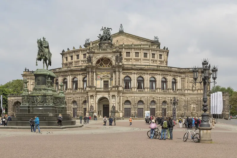 The baroque revival facade of the Semperoper