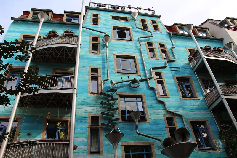 The colourful Hof der Elemente courtyard in the Kunsthofpassage