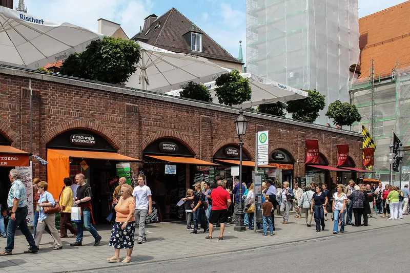 Market stalls along the Viktualienmarkt in Munich