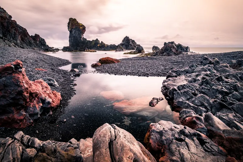 The black sand beach and lifting stones at Djúpalónssandur