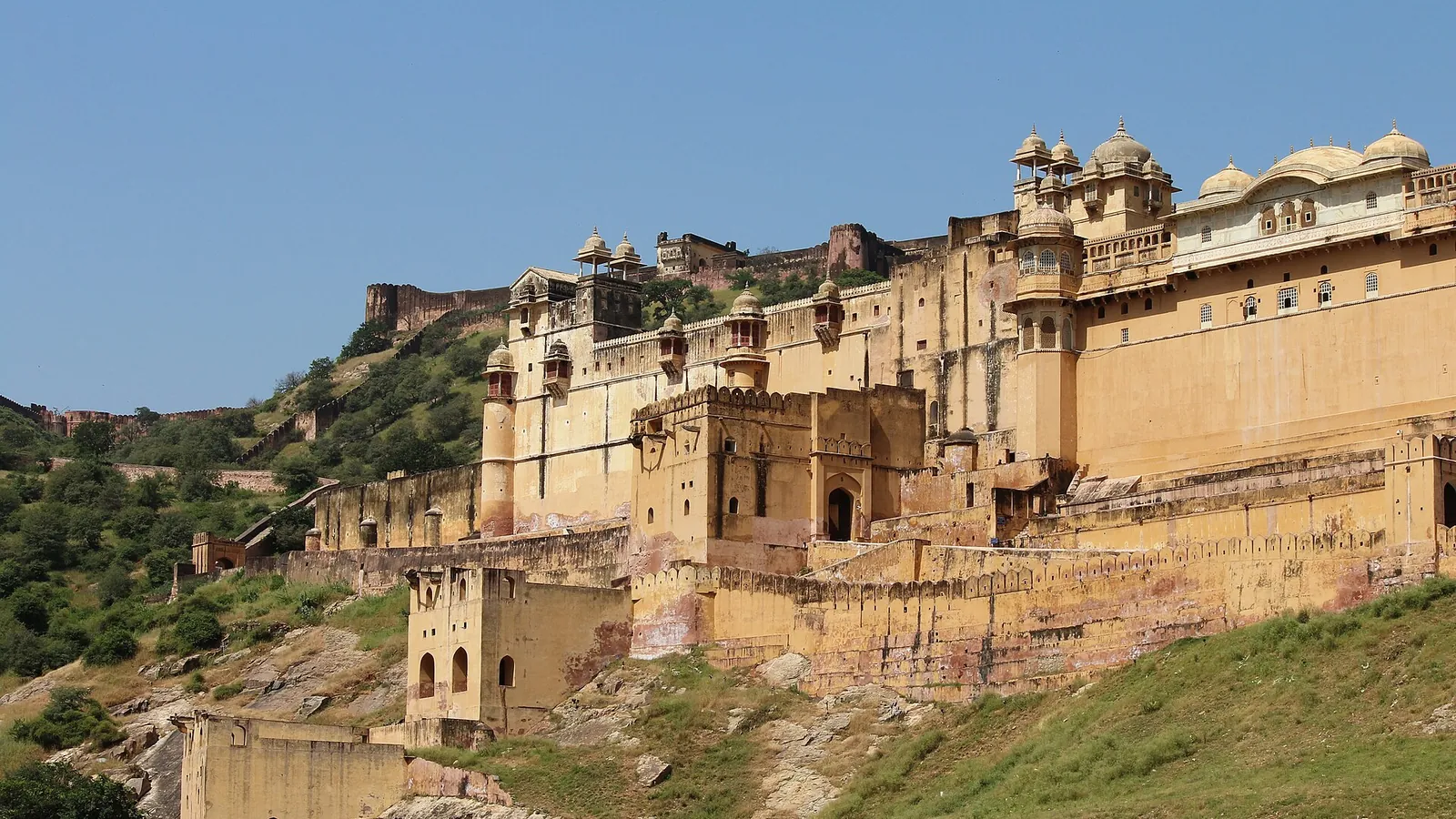Amber Fort above its lake near Jaipur, Rajasthan
