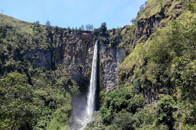 Sipiso-piso waterfall dropping from a highland plateau