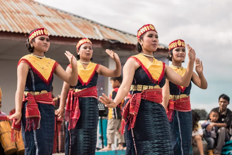 Dancers performing the traditional Batak Tor-Tor dance