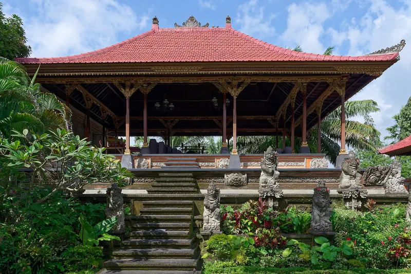 The ornate carved gates of Ubud Palace