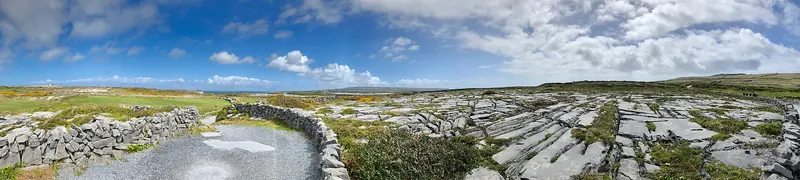 The path leading up to Dún Aengus fort