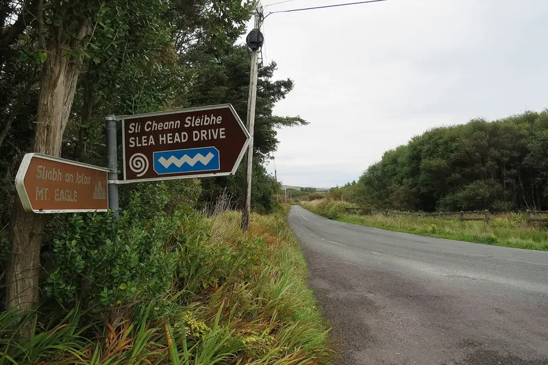 A scenic stretch of the Slea Head Drive