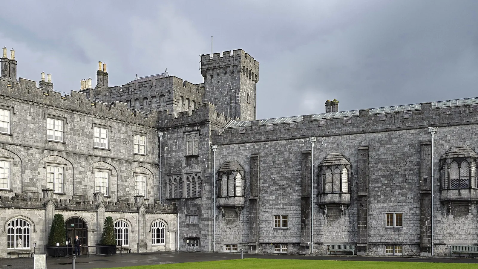 Kilkenny Castle overlooking the River Nore