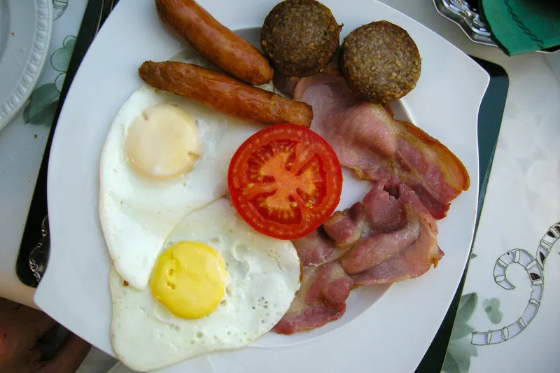 A full Irish breakfast with rashers, sausages, egg and black pudding