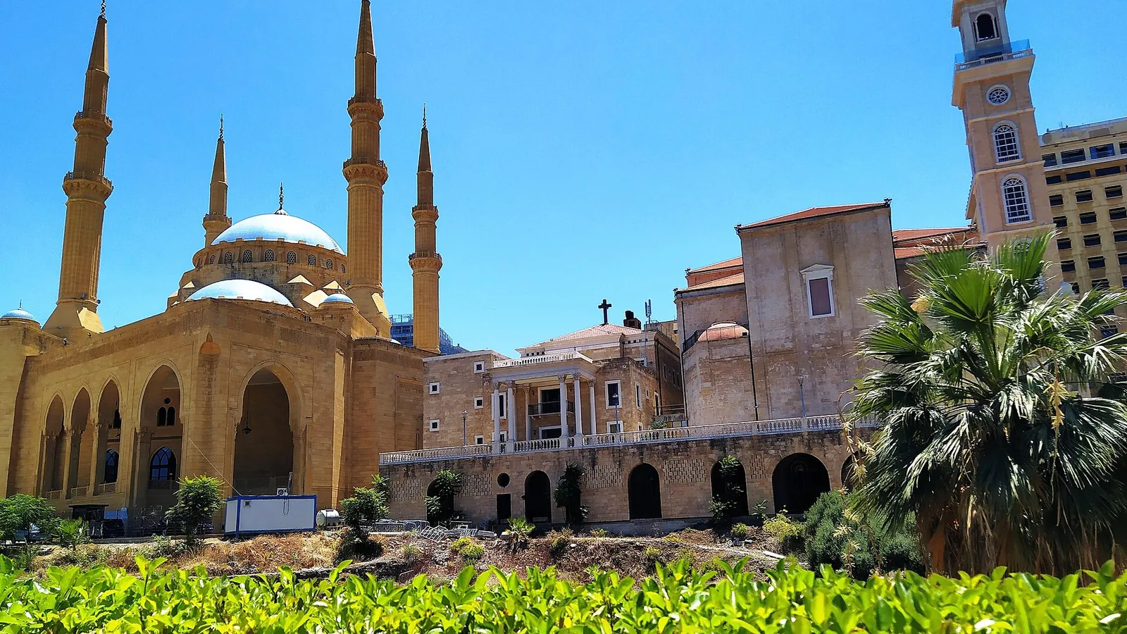 The blue-domed Mohammad Al-Amin Mosque beside St George Maronite Cathedral in downtown Beirut