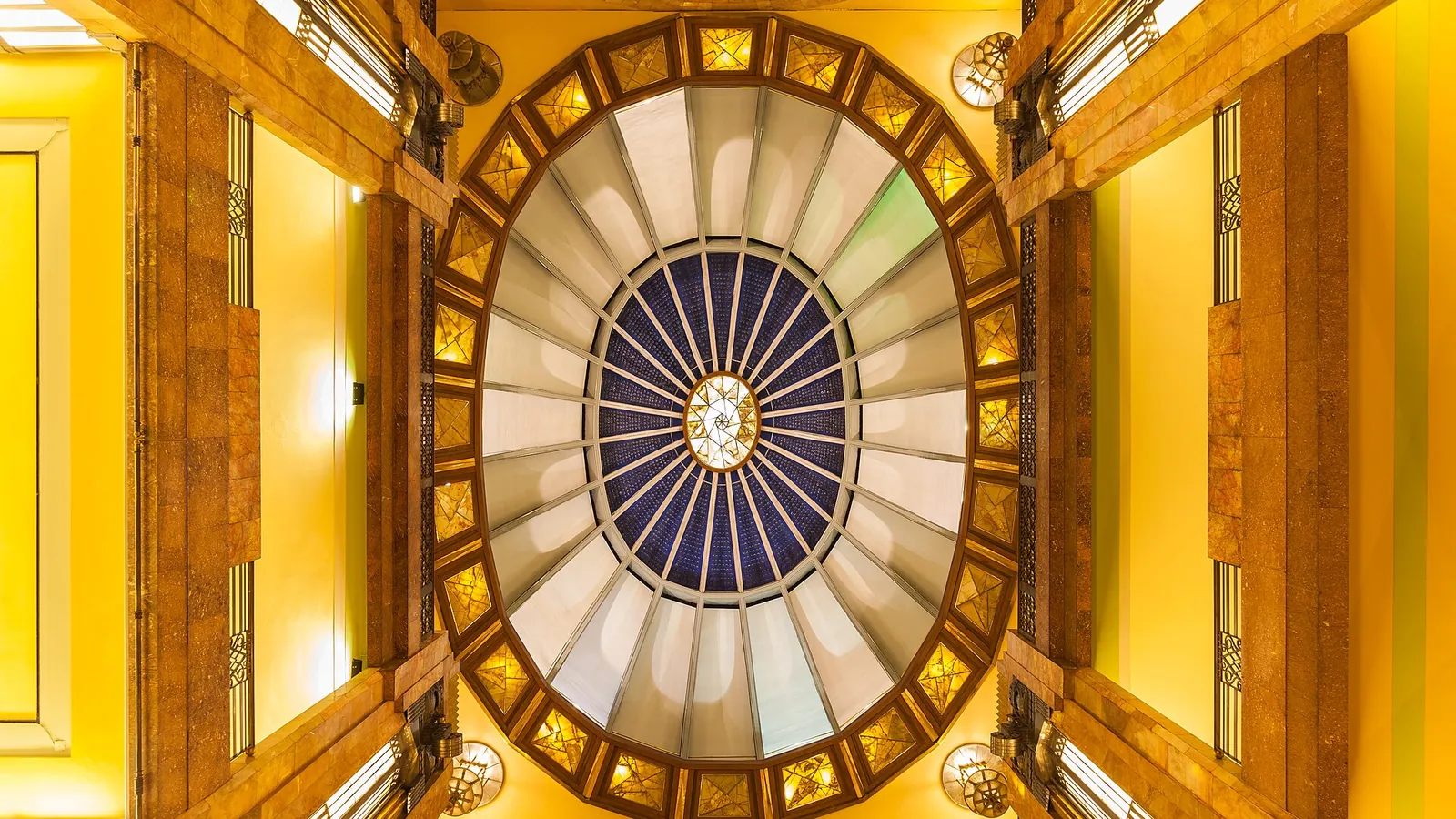 The white marble Palacio de Bellas Artes in the centre of Mexico City