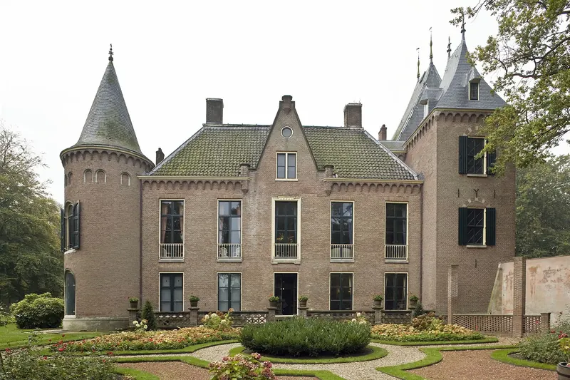 Kasteel Keukenhof, the historic castle at the heart of the gardens