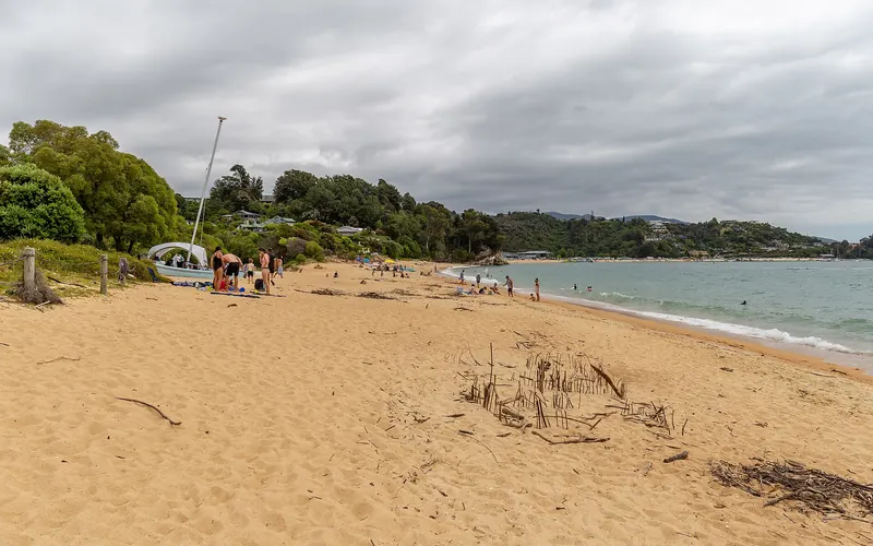 The golden sand of Kaiteriteri Beach, gateway to Abel Tasman