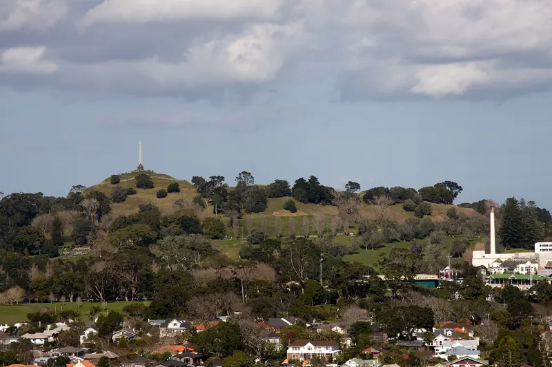 The summit obelisk atop One Tree Hill (Maungakiekie) in Auckland