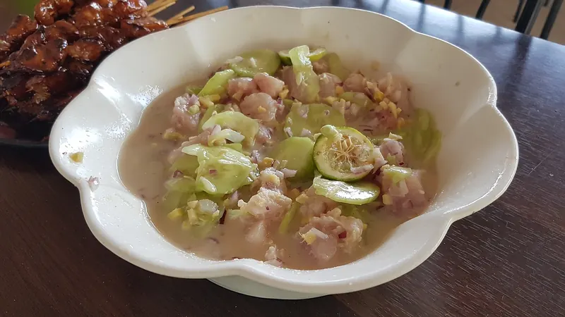 Kinilaw, raw fish cured in vinegar and citrus juice