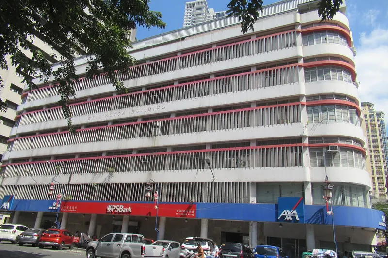A busy street in Binondo Chinatown in Manila
