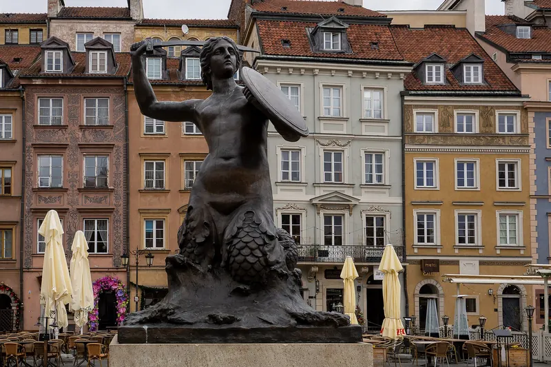 The Mermaid statue in the middle of Warsaw's Old Town Market Square