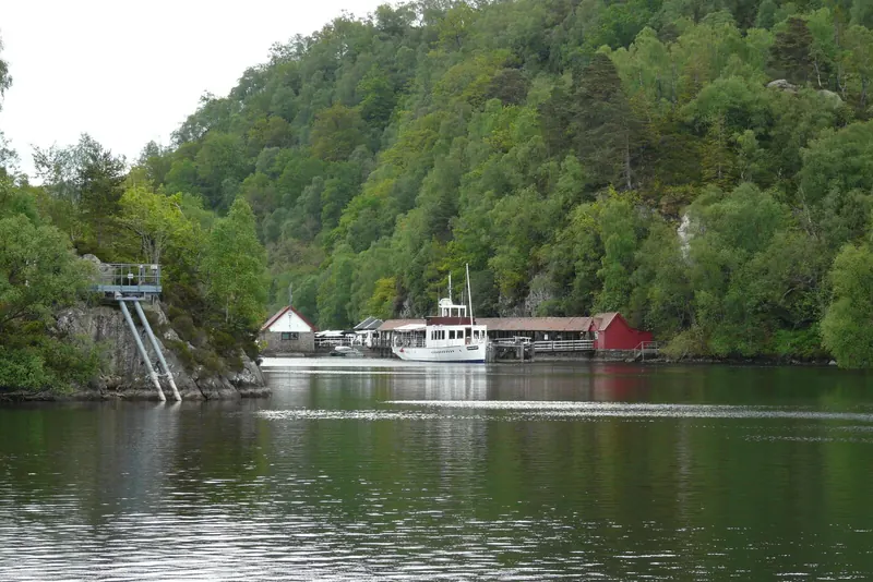 Boarding the SS Sir Walter Scott on Loch Katrine