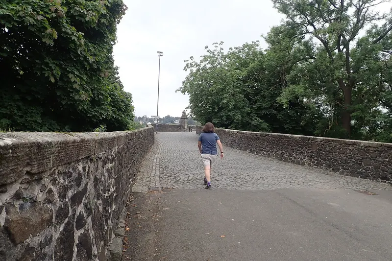 Walking toward Old Stirling Bridge