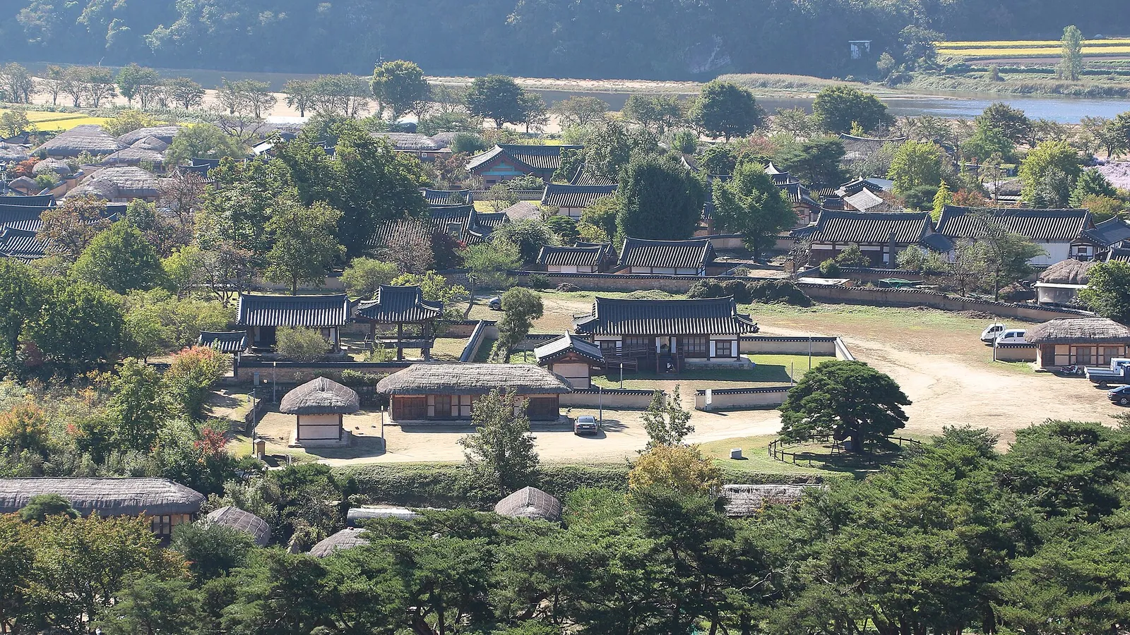Thatched-roof houses in Hahoe Folk Village