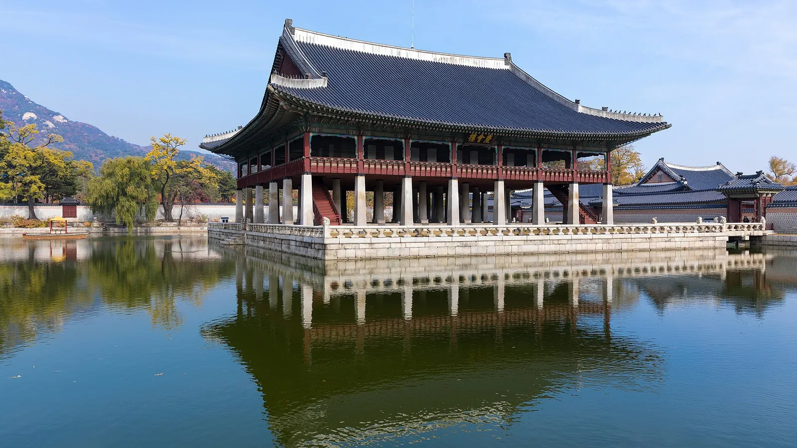 Gyeonghoeru, the royal banquet hall at Gyeongbokgung Palace, reflected in its pond