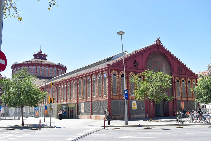 The restored iron hall of the Mercat de Sant Antoni