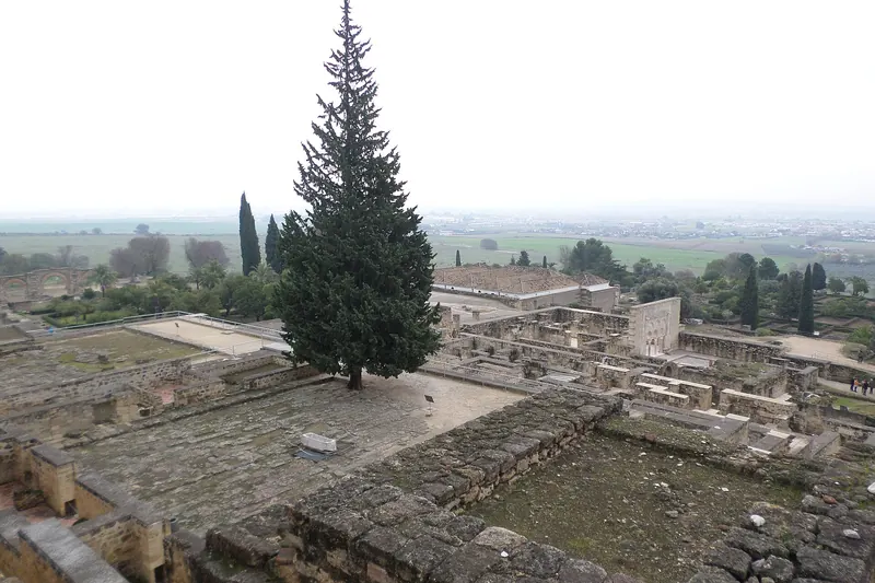 Ruined walls and arches at Medina Azahara