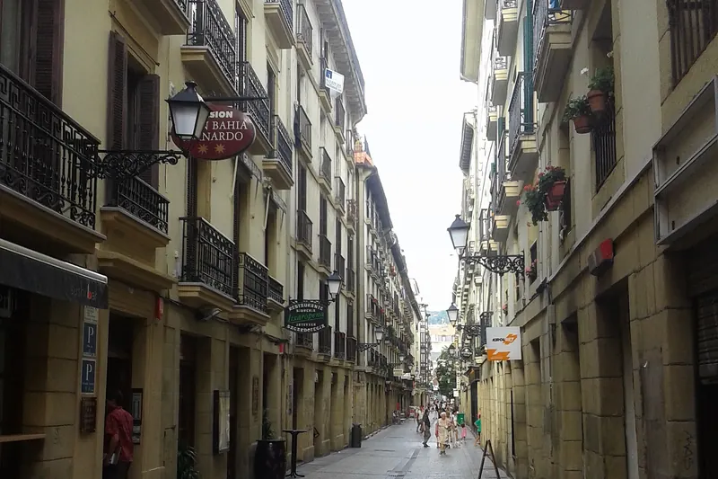 A narrow street in San Sebastián's old town
