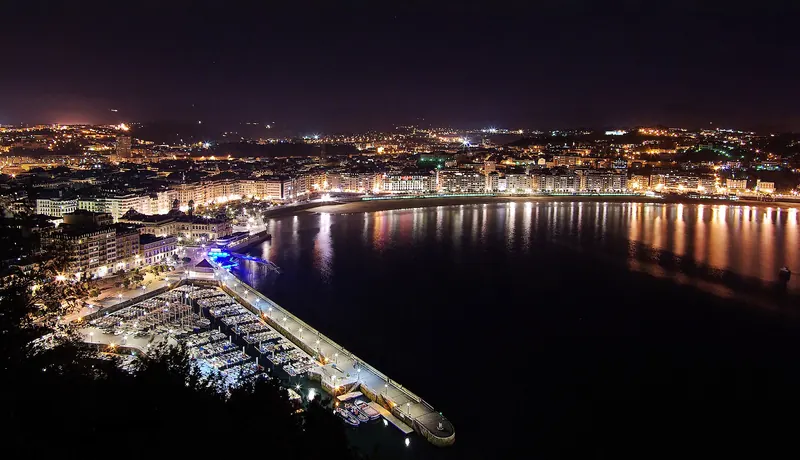 San Sebastián seen at night from Monte Urgull