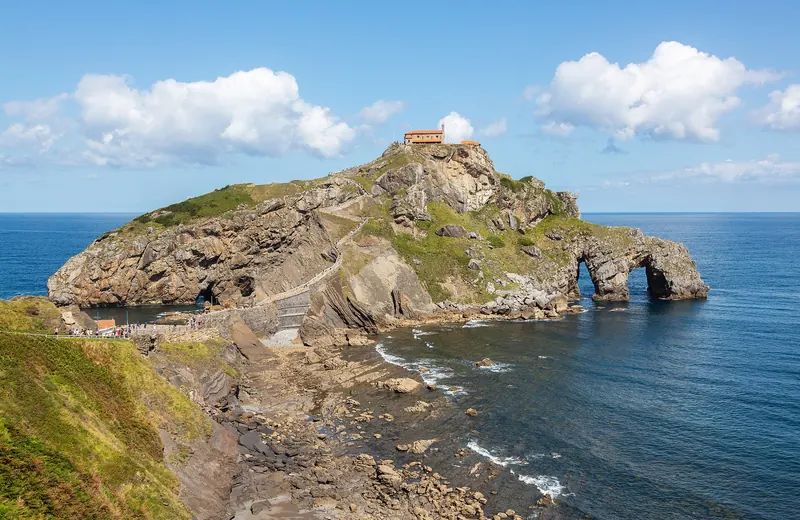The stone bridge and steps up to the hermitage of San Juan de Gaztelugatxe