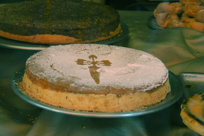 Tarta de Santiago with the cross of the Order stencilled in sugar