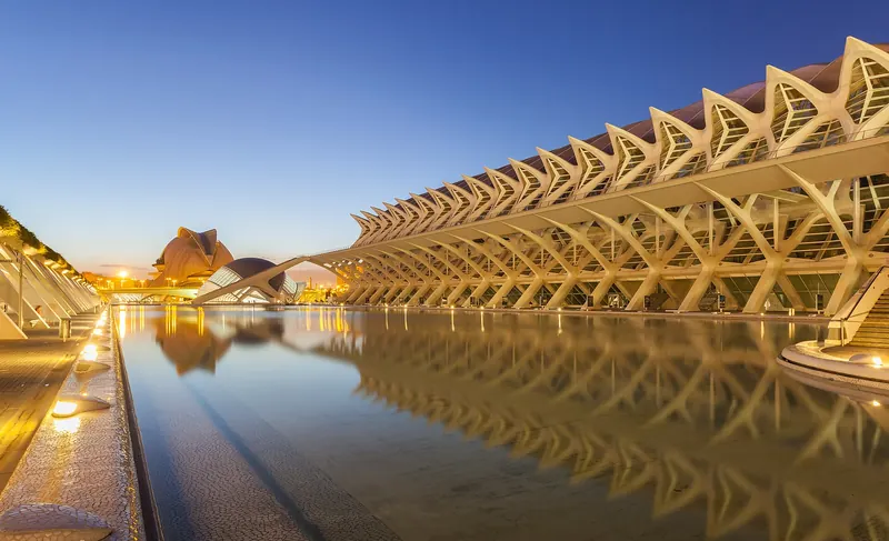 Calatrava's Príncipe Felipe museum at the City of Arts and Sciences