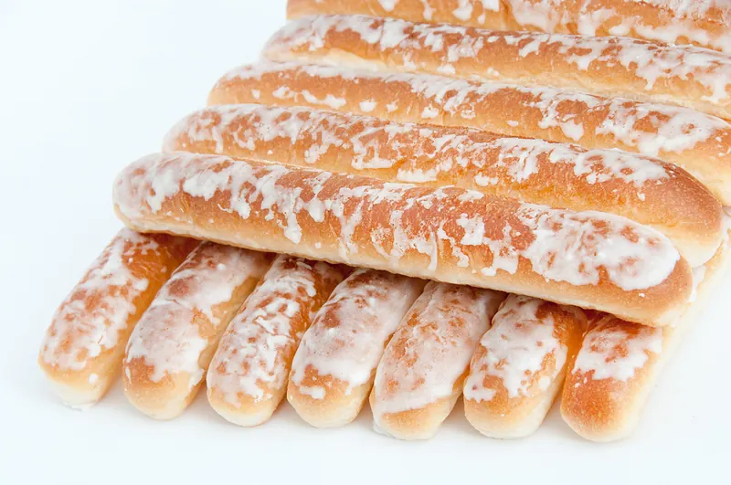 Fartons, the sugared buns eaten with horchata