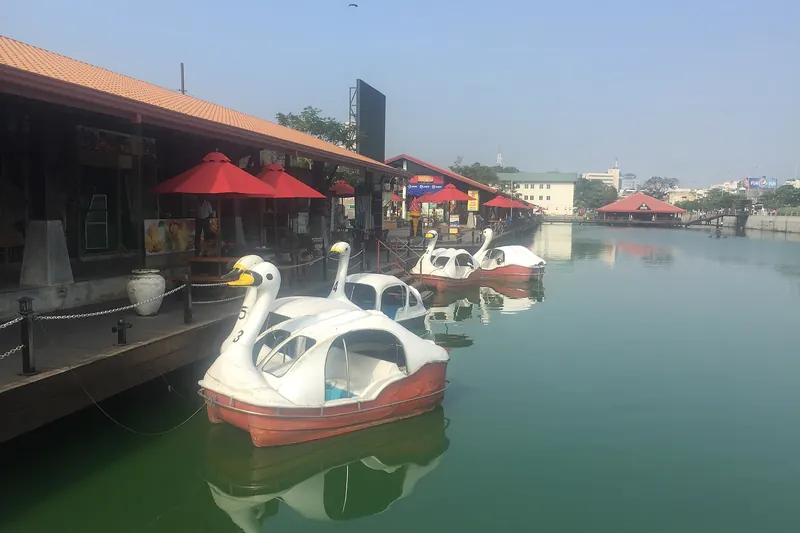 A busy scene at the Pettah Floating Market in Colombo