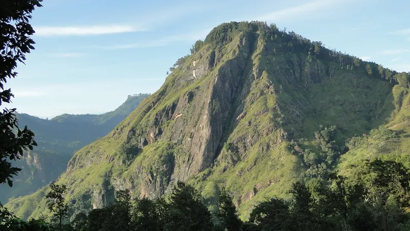 The hike up Little Adam's Peak with views over Ella
