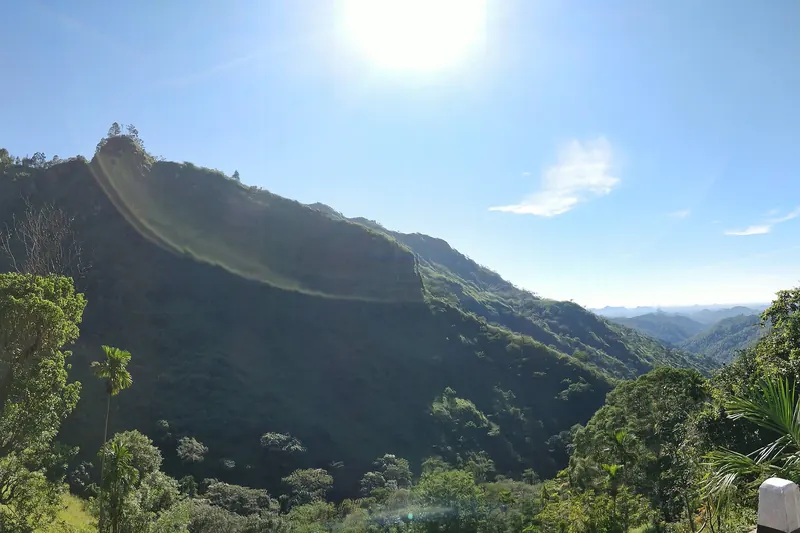 The view over the Ella Gap with green hills and morning mist