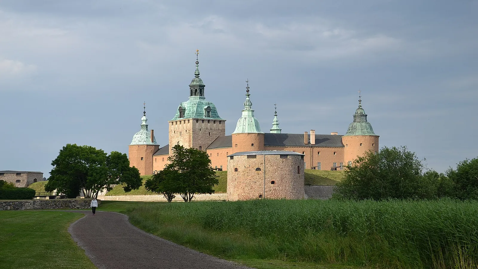 Kalmar Castle beside the water