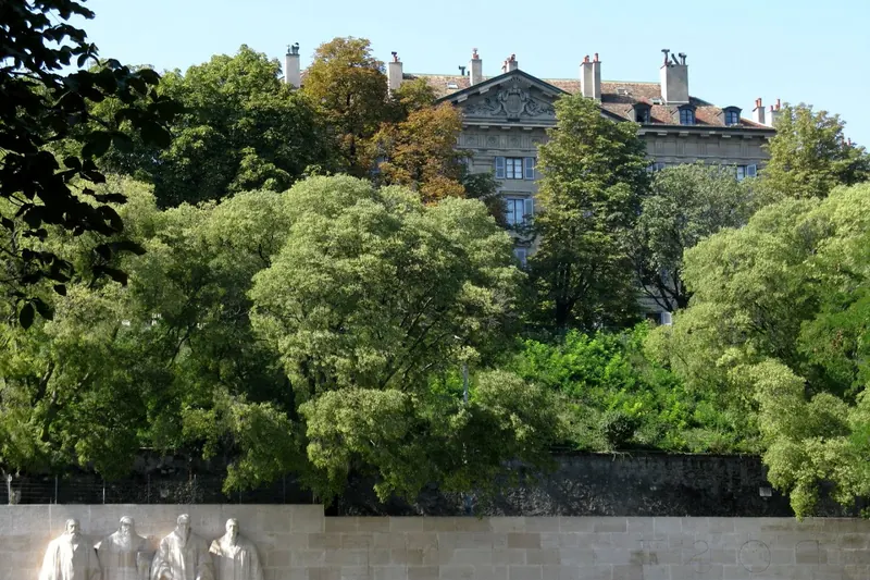 The Reformation Wall with large statues of Calvin, Farel, Beza and Knox