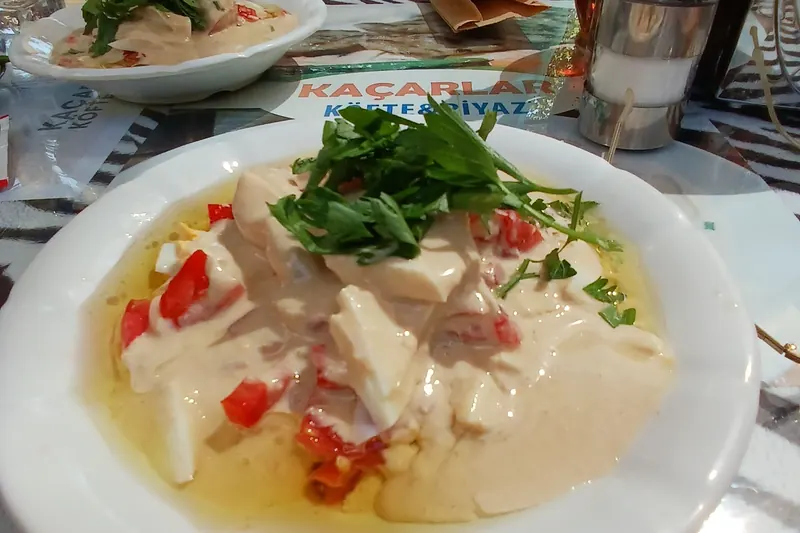 Antalya piyaz — white beans dressed with tahini