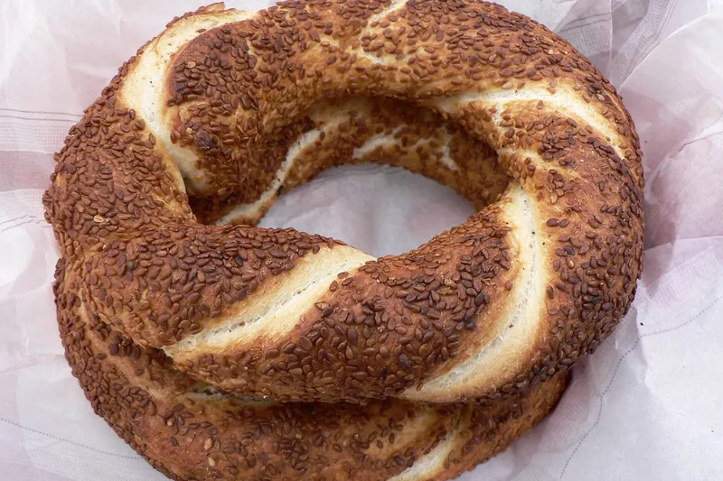 Sesame-crusted simit bread rings
