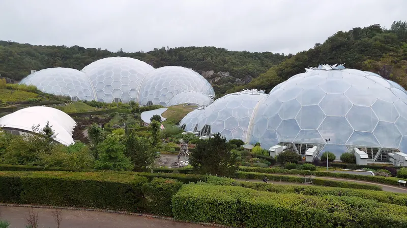 The geodesic biomes of the Eden Project